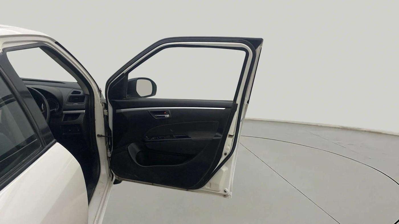 2013 Maruti Swift VXI, Petrol, Manual, 72,818 km, RHS Front Door