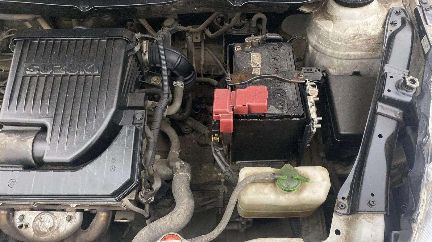 2013 Maruti Swift VXI, Petrol, Manual, 72,818 km, Engine View - Left