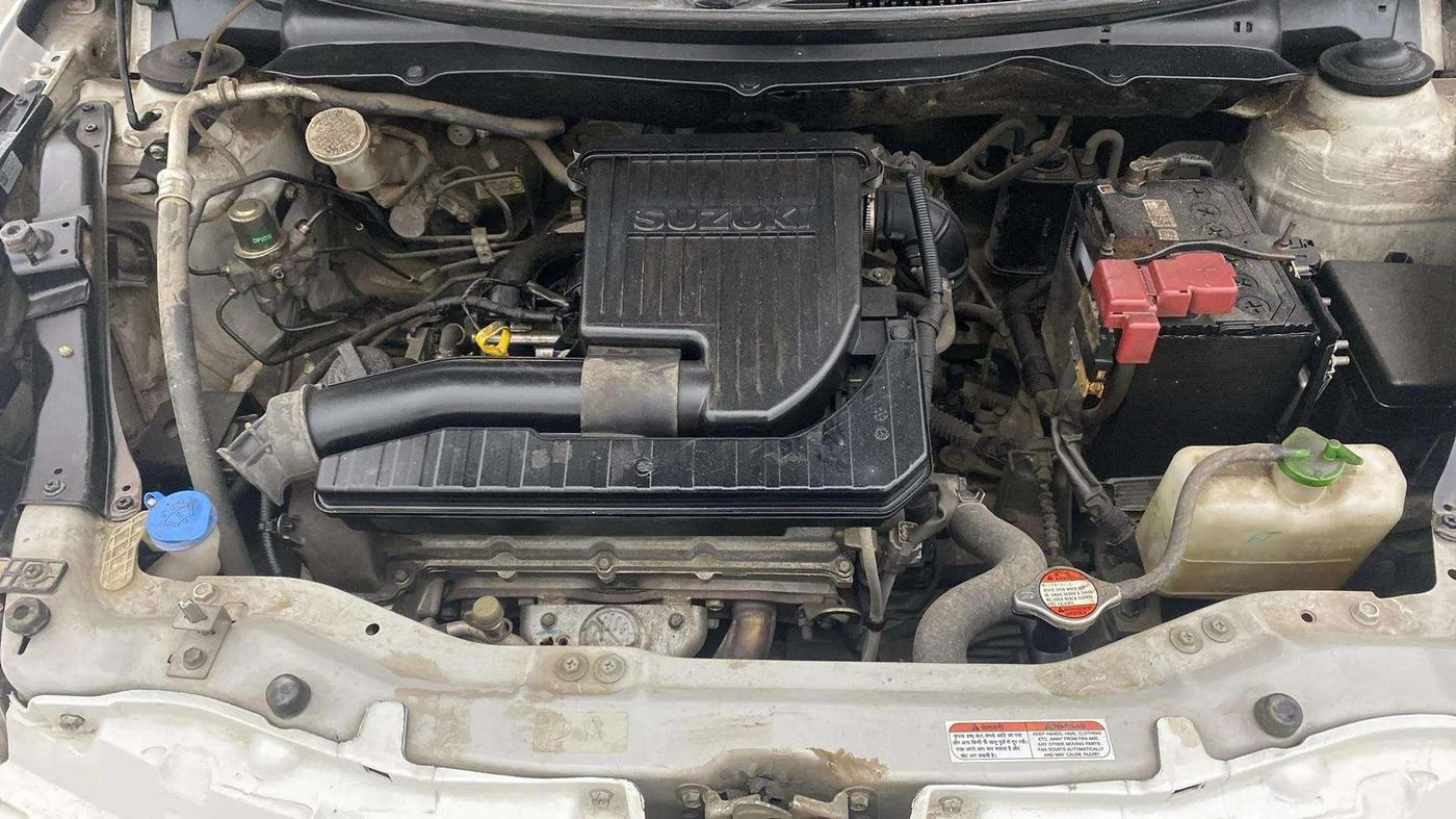 2013 Maruti Swift VXI, Petrol, Manual, 72,818 km, Engine View