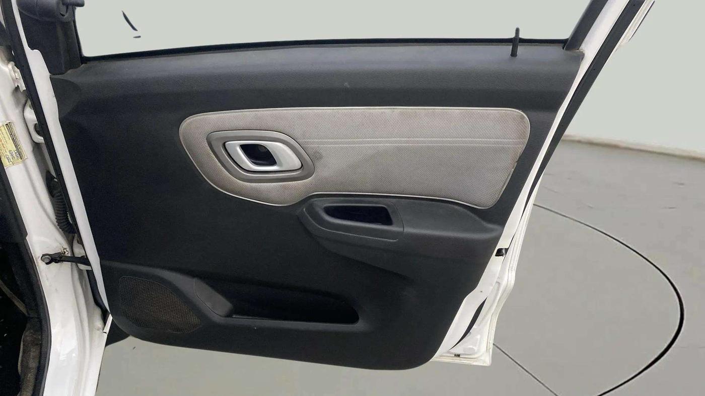 2021 Datsun Redi Go T(O) 1.0 AMT, Petrol, Automatic, 61,339 km, Driver Side Door Panels Control