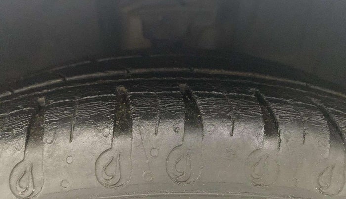 2021 Datsun Redi Go T(O) 1.0 AMT, Petrol, Automatic, 61,116 km, Right Front Tyre Tread