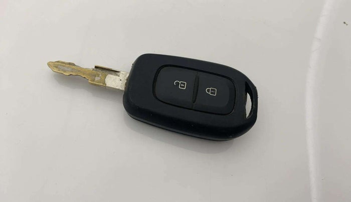 2021 Datsun Redi Go T(O) 1.0 AMT, Petrol, Automatic, 61,116 km, Key Close Up