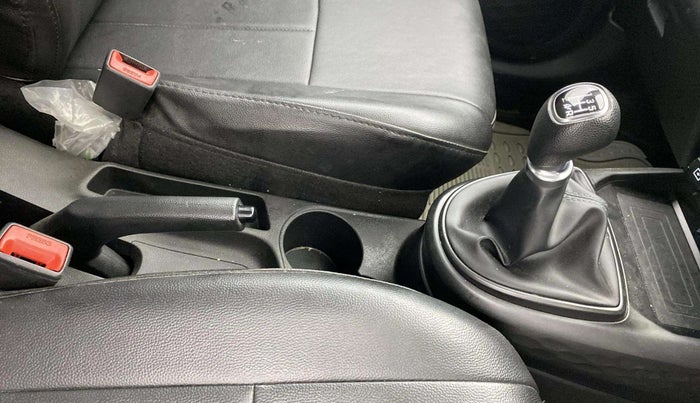 2022 Hyundai GRAND I10 NIOS SPORTZ 1.2 KAPPA VTVT DUAL TONE, Petrol, Manual, 24,818 km, Gear Lever