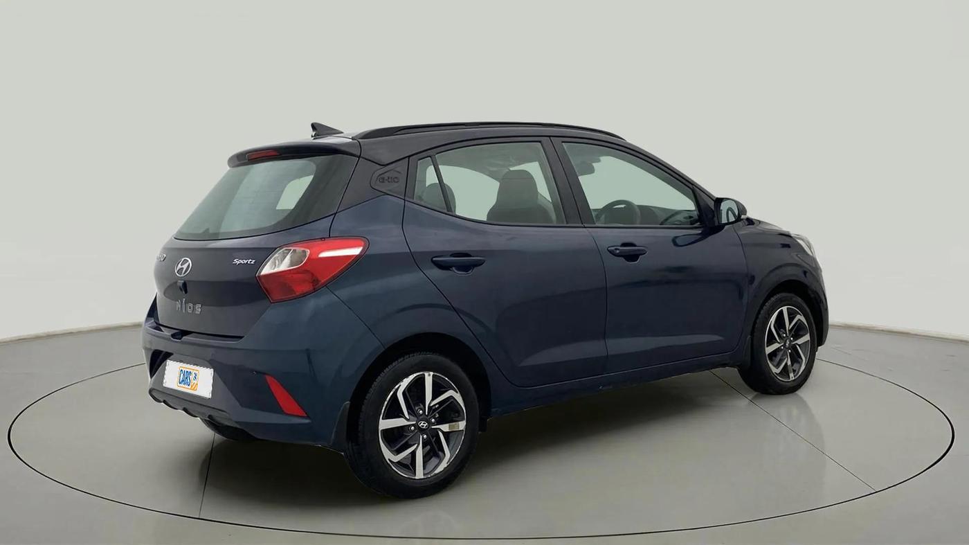 2022 Hyundai GRAND I10 NIOS SPORTZ 1.2 KAPPA VTVT DUAL TONE, Petrol, Manual, 24,952 km, Right Back Diagonal