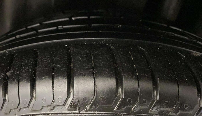 2018 Maruti Ciaz ALPHA  AT 1.4  PETROL, Petrol, Automatic, 26,752 km, Left Rear Tyre Tread