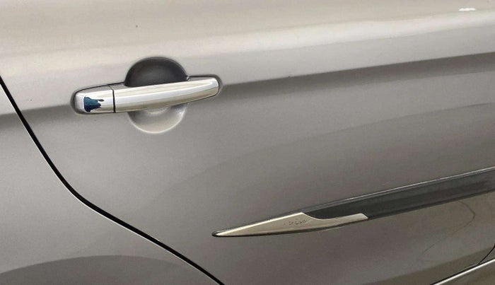 2018 Maruti Ciaz ALPHA  AT 1.4  PETROL, Petrol, Automatic, 26,752 km, Right rear door - Minor scratches