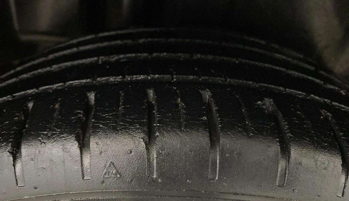 2018 Maruti Ciaz ALPHA  AT 1.4  PETROL, Petrol, Automatic, 26,752 km, Right Rear Tyre Tread
