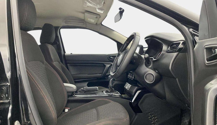 2023 Renault Kiger RXZ TURBO CVT, Petrol, Automatic, 19,345 km, Right Side Front Door Cabin