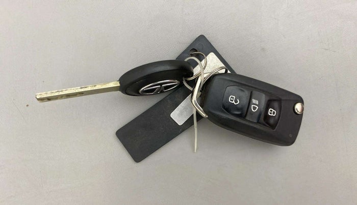 2021 Tata Tiago XZ PLUS PETROL, Petrol, Manual, 37,509 km, Key Close Up