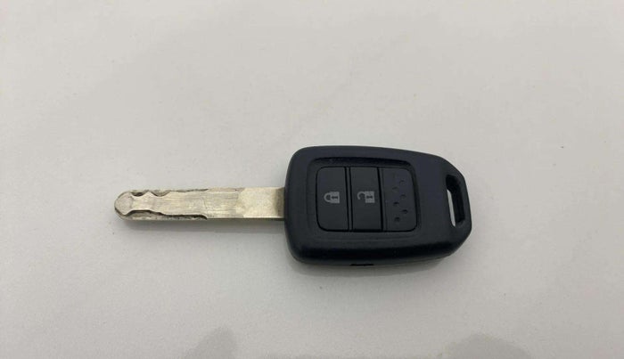 2018 Honda WR-V 1.5L I-DTEC S MT, Diesel, Manual, 79,633 km, Key Close Up