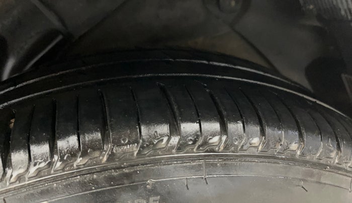 2015 Hyundai Verna FLUIDIC 4S 1.6 VTVT S, Petrol, Manual, 47,270 km, Left Rear Tyre Tread