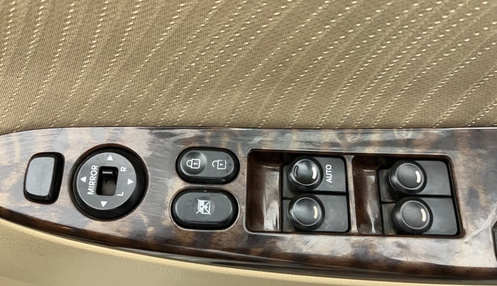 2015 Hyundai Verna FLUIDIC 4S 1.6 VTVT S, Petrol, Manual, 47,270 km, Driver Side Door Panels Control
