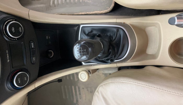 2015 Hyundai Verna FLUIDIC 4S 1.6 VTVT S, Petrol, Manual, 47,270 km, Gear Lever