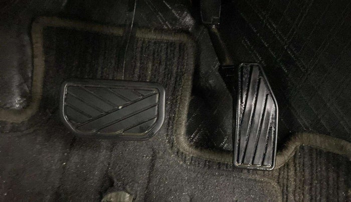 2019 Maruti XL6 ALPHA AT, Petrol, Automatic, 36,510 km, Pedals