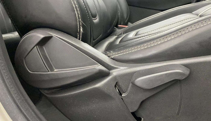 2021 Ford FREESTYLE TITANIUM 1.2 PETROL, Petrol, Manual, 36,258 km, Driver Side Adjustment Panel