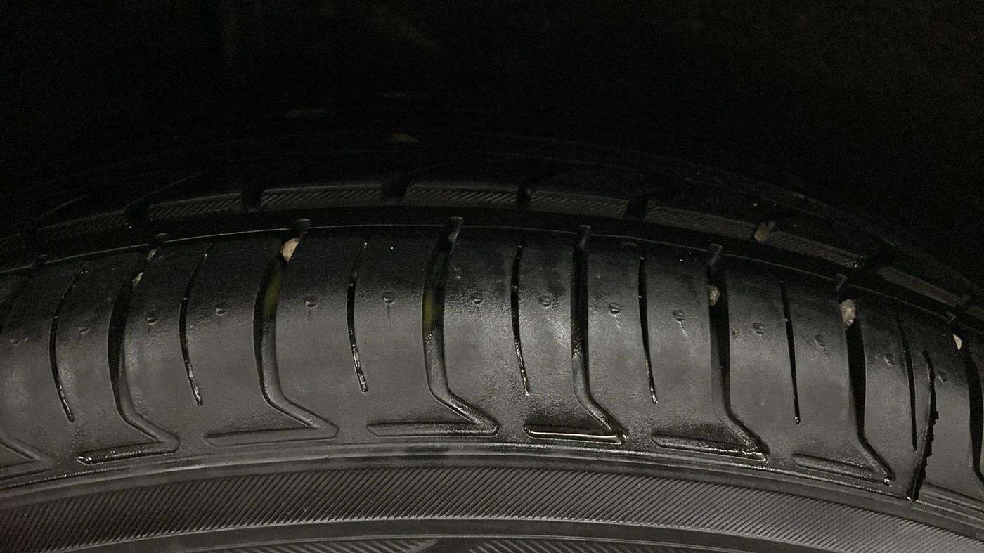 2017 Ford Ecosport TITANIUM 1.5L PETROL AT, Petrol, Automatic, 62,861 km, Left Rear Tyre Tread