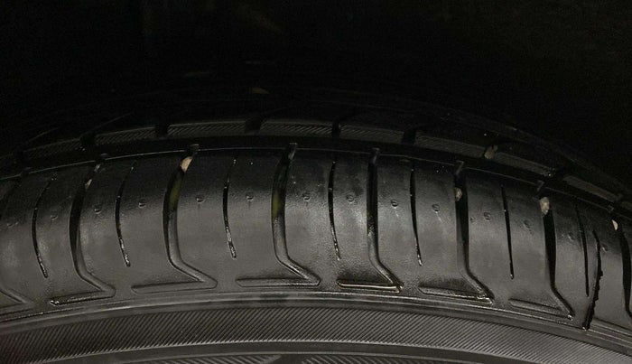 2017 Ford Ecosport TITANIUM 1.5L PETROL AT, Petrol, Automatic, 62,861 km, Left Rear Tyre Tread
