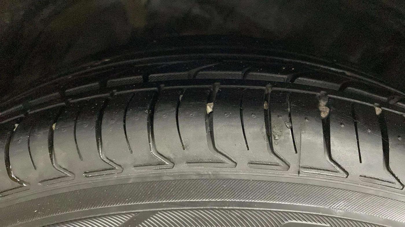 2017 Ford Ecosport TITANIUM 1.5L PETROL AT, Petrol, Automatic, 62,861 km, Right Front Tyre Tread