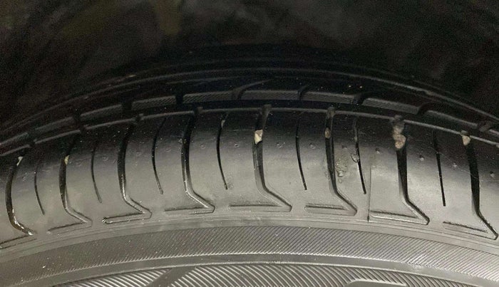 2017 Ford Ecosport TITANIUM 1.5L PETROL AT, Petrol, Automatic, 62,861 km, Right Front Tyre Tread
