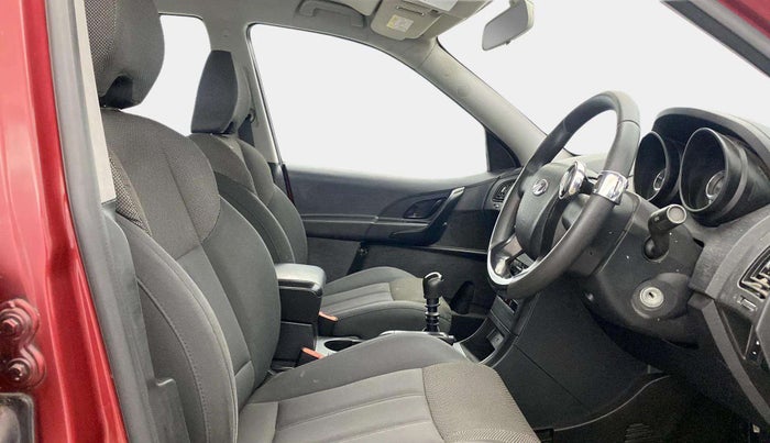 2019 Mahindra XUV500 W5, Diesel, Manual, 41,788 km, Right Side Front Door Cabin