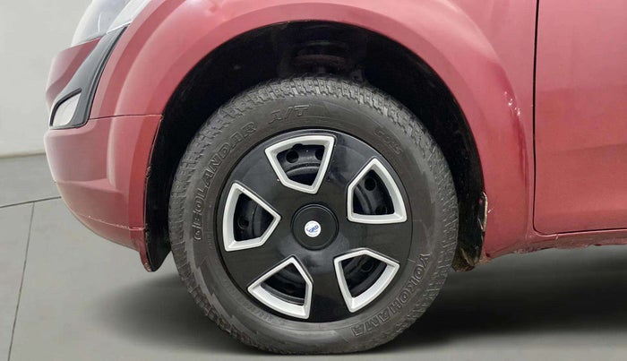2019 Mahindra XUV500 W5, Diesel, Manual, 41,788 km, Left Front Wheel