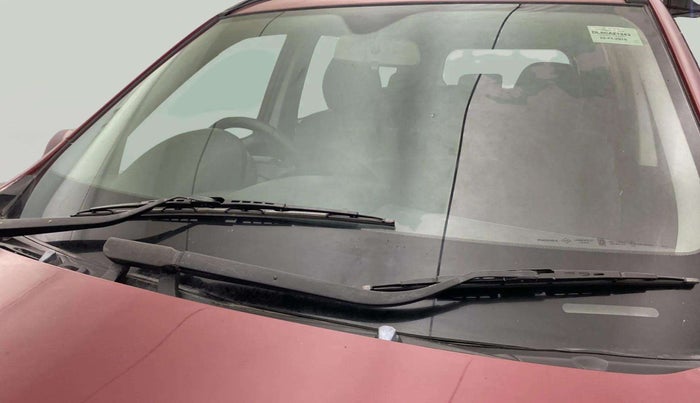 2019 Mahindra XUV500 W5, Diesel, Manual, 41,788 km, Front windshield - Minor spot on windshield