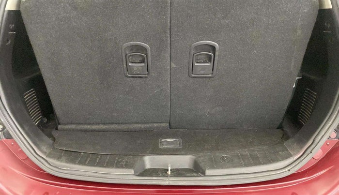2019 Mahindra XUV500 W5, Diesel, Manual, 41,788 km, Boot Inside