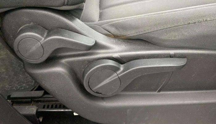 2019 Mahindra XUV500 W5, Diesel, Manual, 41,788 km, Driver Side Adjustment Panel
