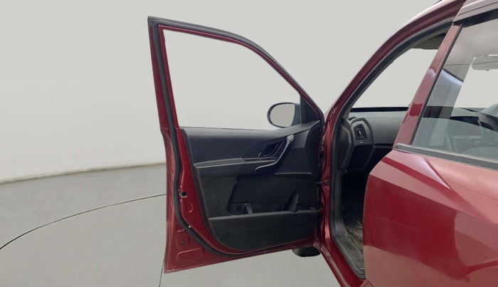 2019 Mahindra XUV500 W5, Diesel, Manual, 41,788 km, LHS Front Door