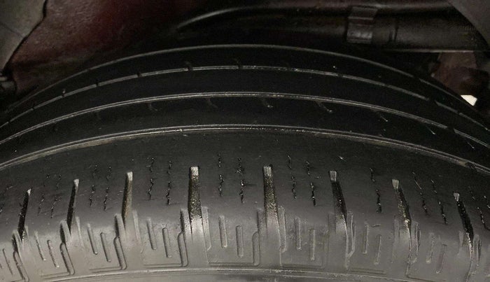 2019 Mahindra XUV500 W5, Diesel, Manual, 41,788 km, Left Rear Tyre Tread