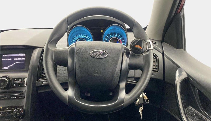 2019 Mahindra XUV500 W5, Diesel, Manual, 41,788 km, Steering Wheel Close Up