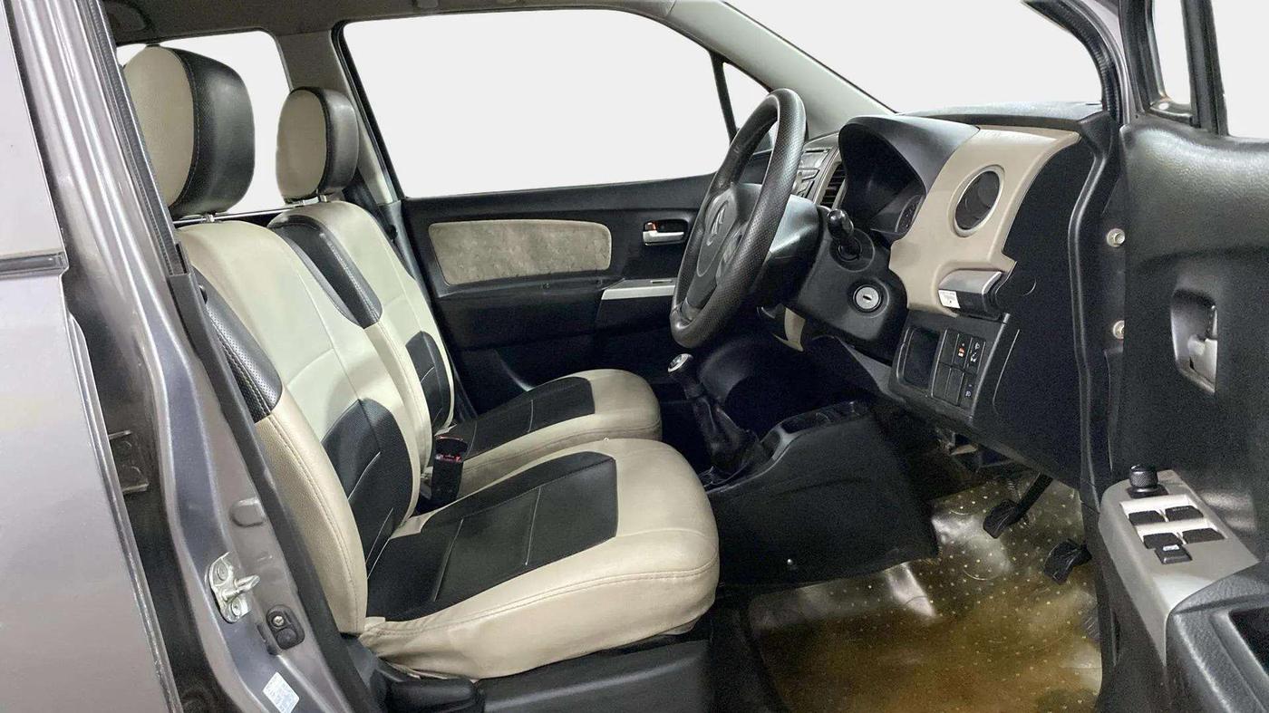 2014 Maruti Wagon R 1.0 VXI, Petrol, Manual, 80,969 km, Right Side Front Door Cabin