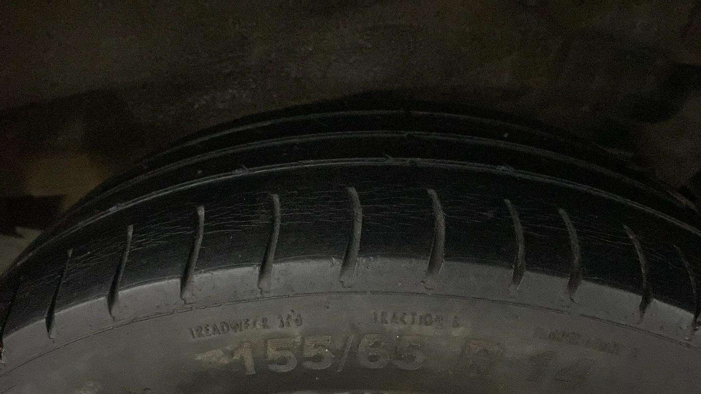 2014 Maruti Wagon R 1.0 VXI, Petrol, Manual, 80,969 km, Left Rear Tyre Tread