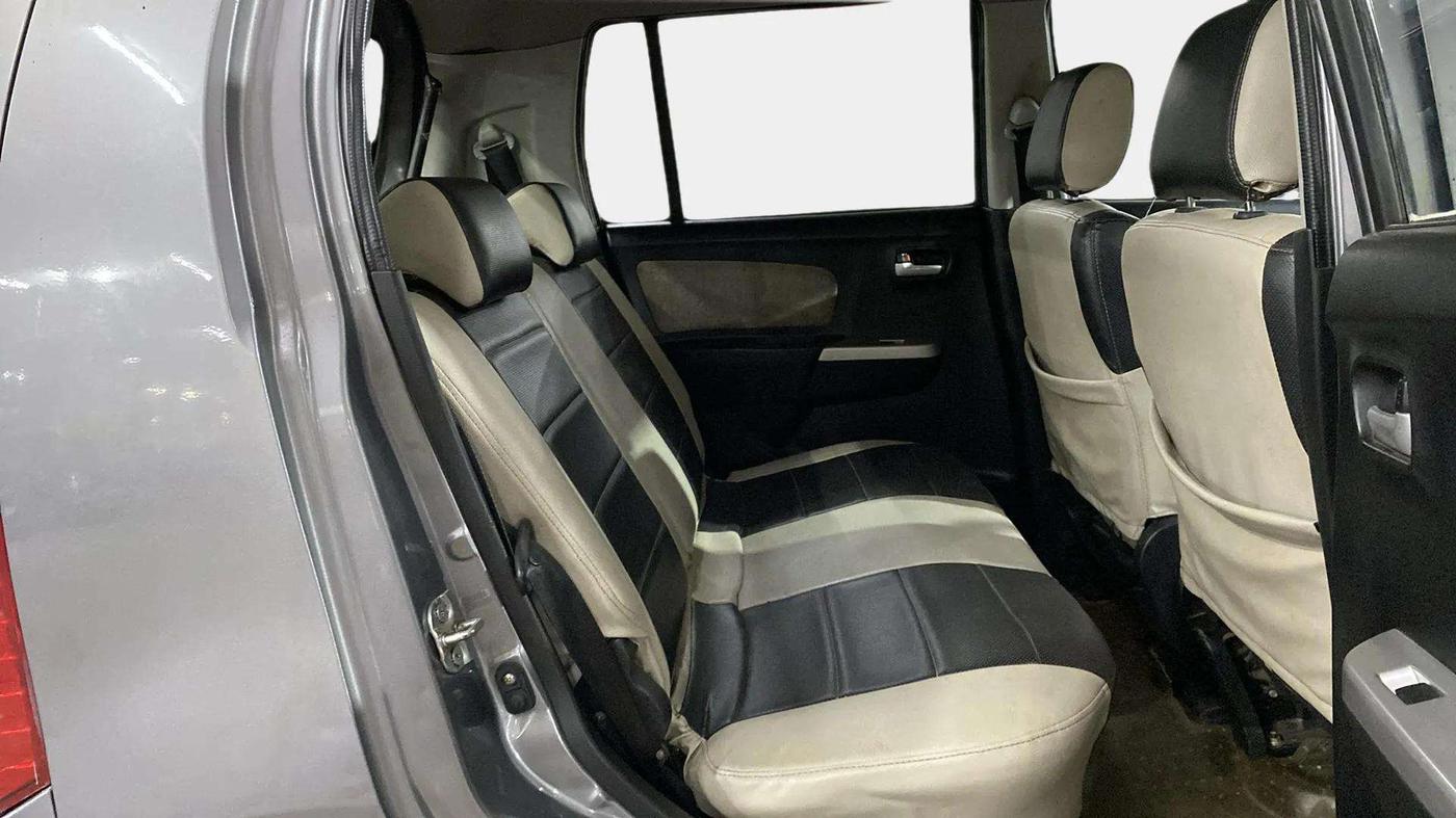 2014 Maruti Wagon R 1.0 VXI, Petrol, Manual, 80,969 km, Right Side Rear Door Cabin