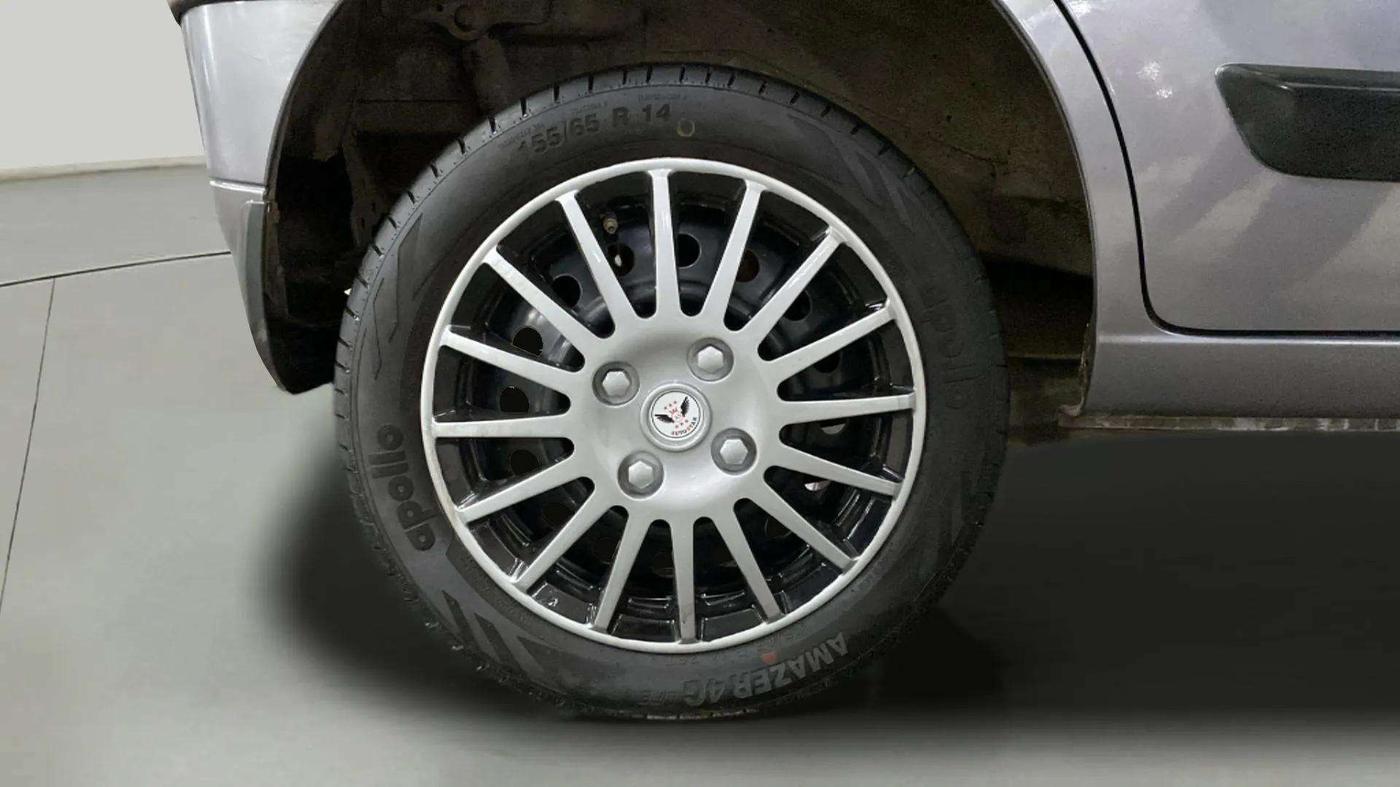 2014 Maruti Wagon R 1.0 VXI, Petrol, Manual, 80,969 km, Right Rear Wheel
