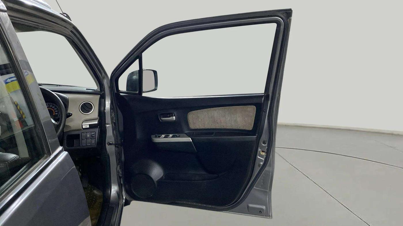 2014 Maruti Wagon R 1.0 VXI, Petrol, Manual, 80,969 km, RHS Front Door