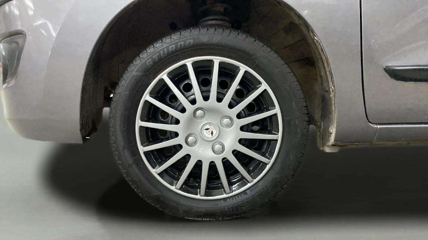 2014 Maruti Wagon R 1.0 VXI, Petrol, Manual, 80,969 km, Left Front Wheel