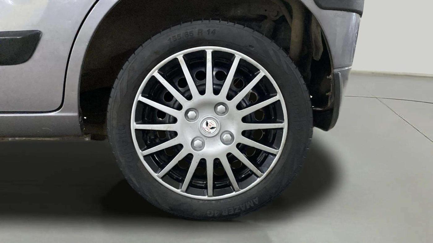 2014 Maruti Wagon R 1.0 VXI, Petrol, Manual, 80,969 km, Left Rear Wheel