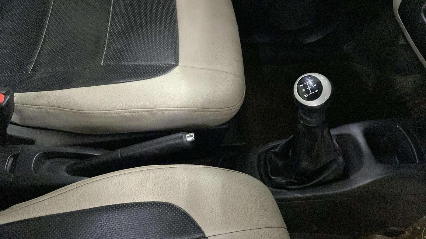 2014 Maruti Wagon R 1.0 VXI, Petrol, Manual, 80,969 km, Gear Lever