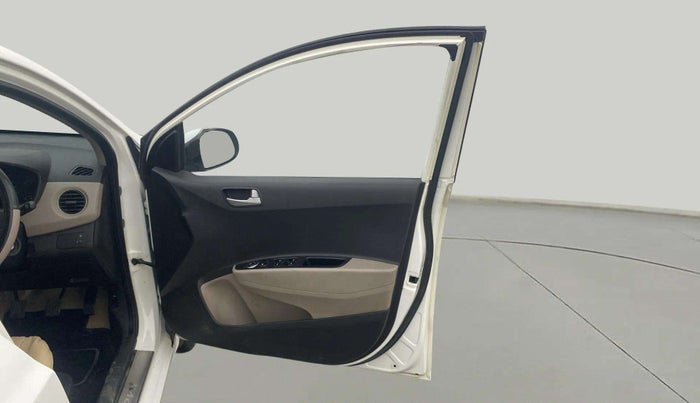 2014 Hyundai Xcent S 1.2, Petrol, Manual, 82,298 km, RHS Front Door