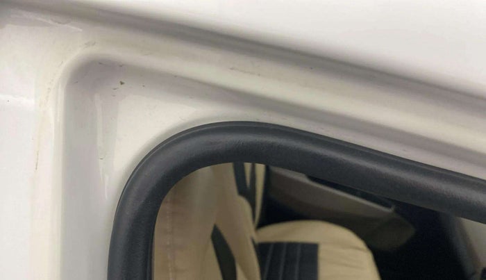 2014 Hyundai Xcent S 1.2, Petrol, Manual, 82,298 km, Right A pillar - Slightly rusted