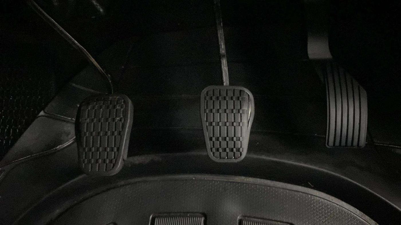 2022 Tata PUNCH PURE MT, Petrol, Manual, 20,065 km, Pedals