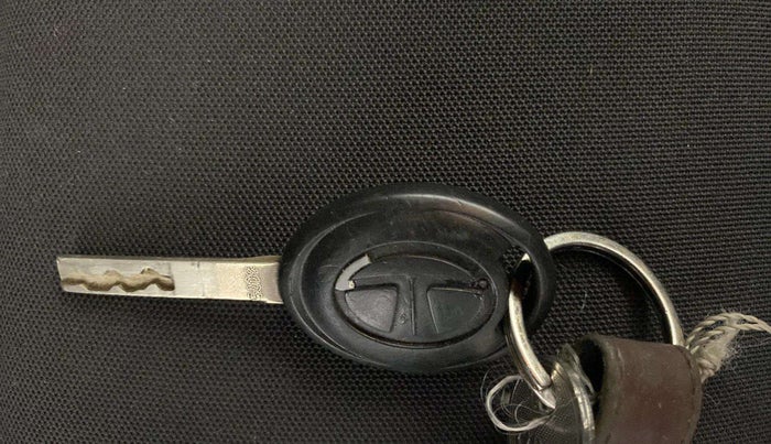 2022 Tata PUNCH PURE MT, Petrol, Manual, 20,065 km, Key Close Up
