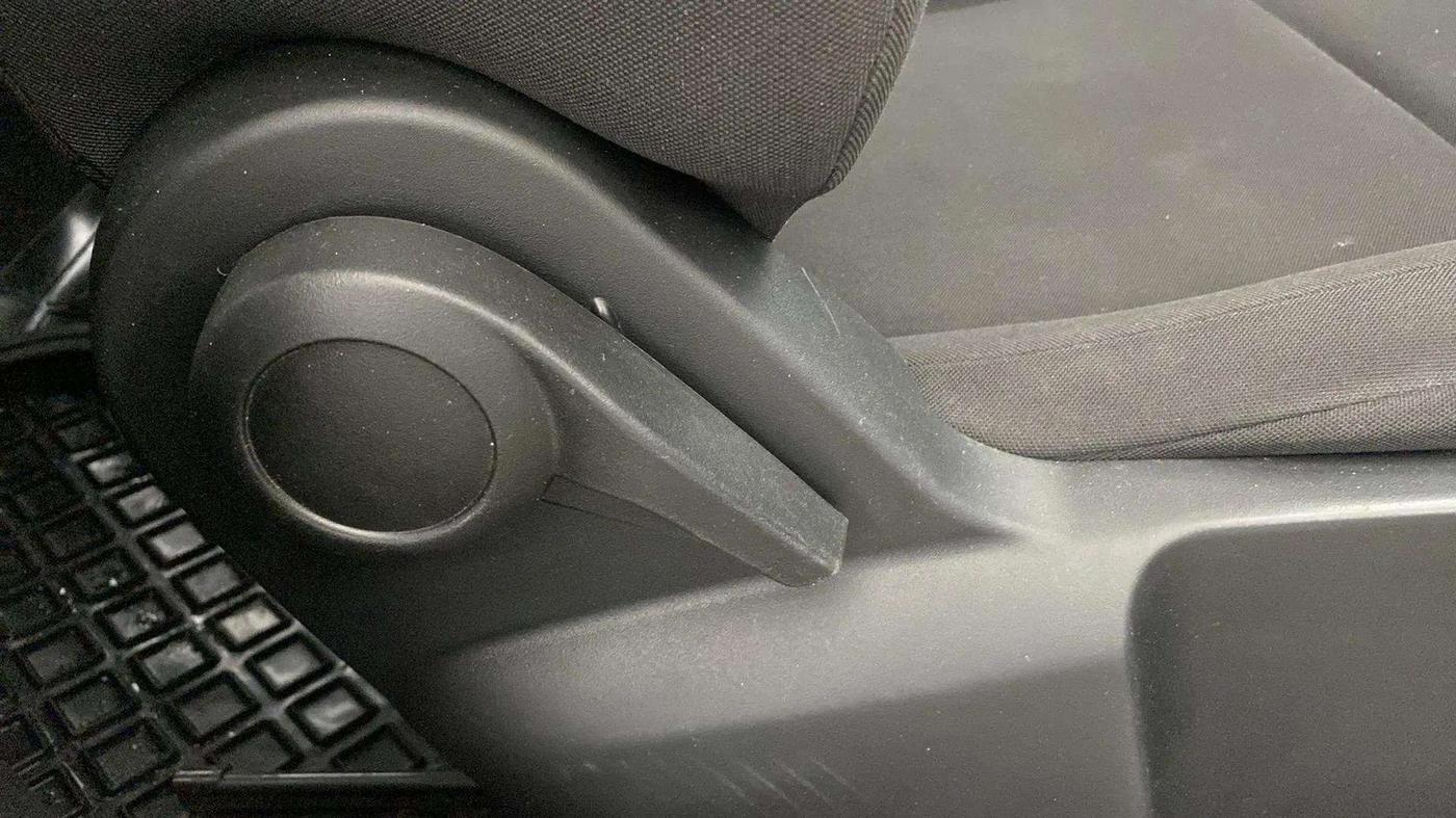 2022 Tata PUNCH PURE MT, Petrol, Manual, 20,065 km, Driver Side Adjustment Panel