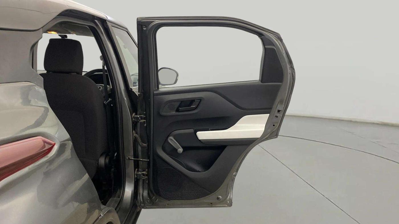 2022 Tata PUNCH PURE MT, Petrol, Manual, 20,065 km, RHS Rear Door