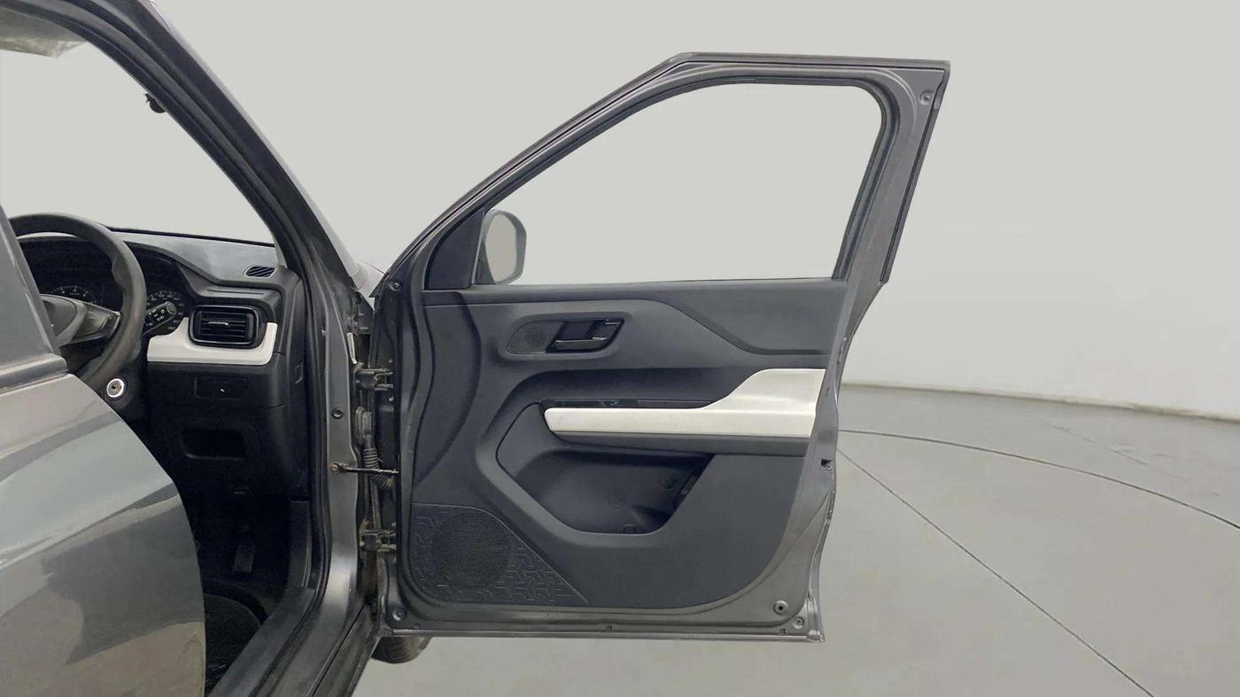 2022 Tata PUNCH PURE MT, Petrol, Manual, 20,065 km, RHS Front Door
