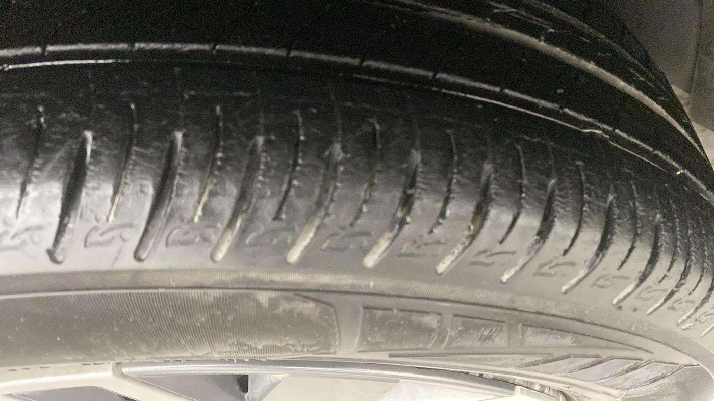 2021 Hyundai VENUE SX 1.0 TURBO IMT, Petrol, Manual, 26,744 km, Left Front Tyre Tread