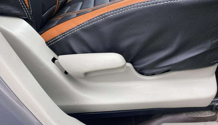 2016 Maruti Celerio VXI, Petrol, Manual, 66,812 km, Driver Side Adjustment Panel