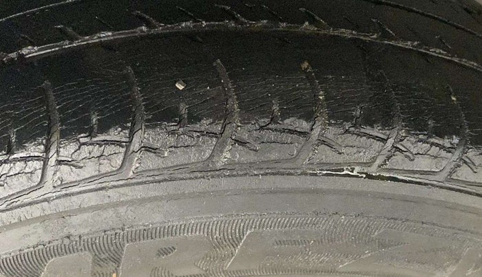 2016 Maruti Celerio VXI, Petrol, Manual, 66,812 km, Right Rear Tyre Tread