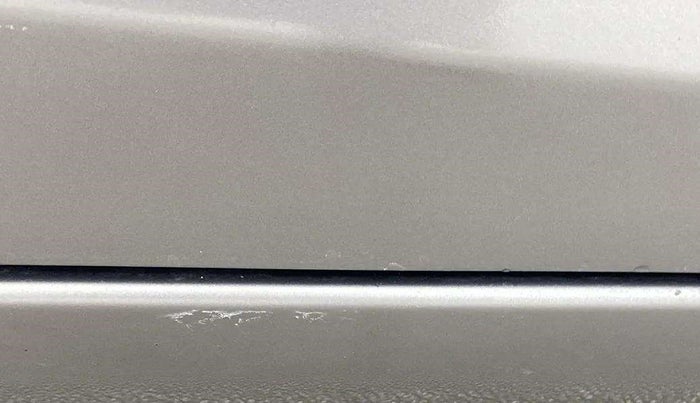 2016 Maruti Celerio VXI, Petrol, Manual, 66,812 km, Right running board - Minor scratches